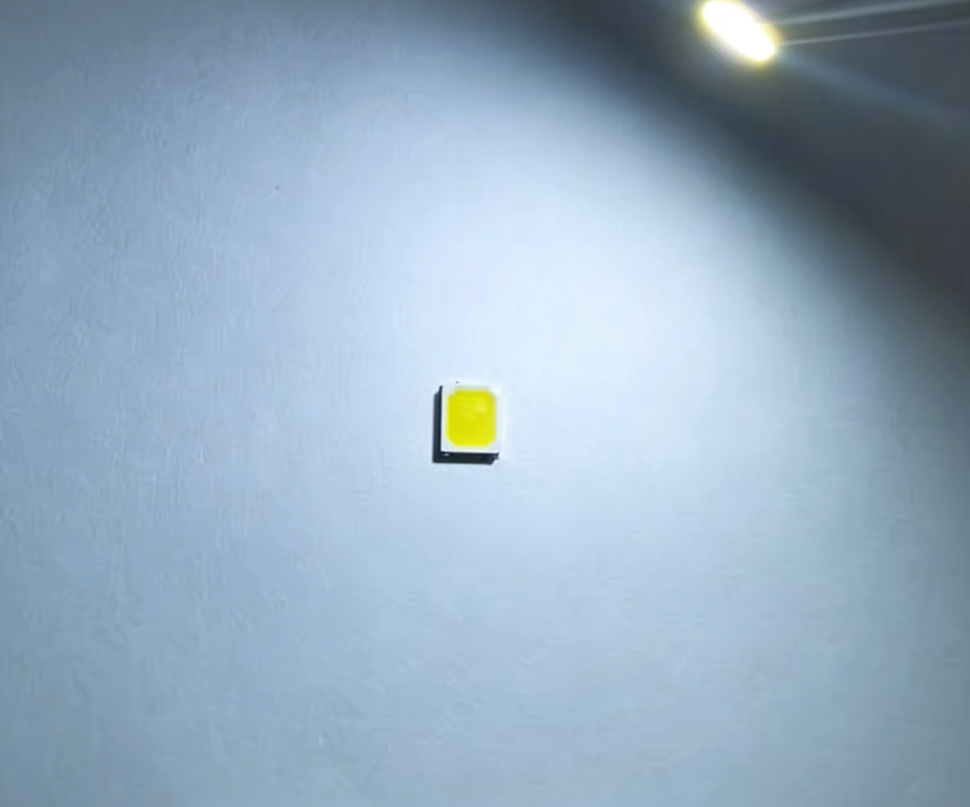 8000K Super Cool White 2835 SMD LED 1.5W 150mA 9V 210 Lumens 1000pcs - Image 2